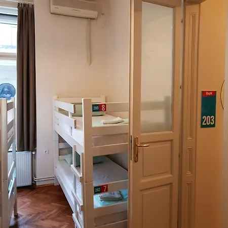 Booking Bnb 3* Belgrade