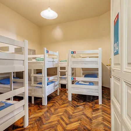 Booking Bnb Bed & Breakfast Belgrade