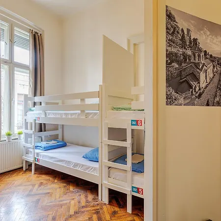 Booking Bnb Bed & Breakfast